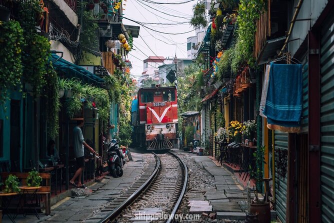 Hanoi City Private Tour Full Day: All Highlights & Train Street - Evening Charm: West Lake & Tran Quoc Pagoda