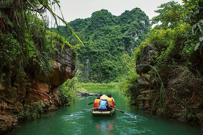 Trang An Grottos & Bai Dinh Pagoda : Fullday Ninh Binh Private Tour - Booking Information