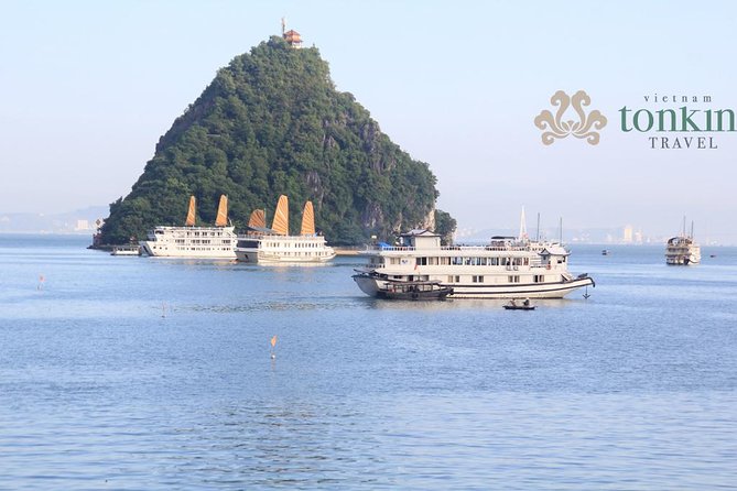 Halong Bay Deluxe Cruise 2 Days/ 1 Night: Kayaking, Titop Island, Surprise Cave - Pricing and Booking Details