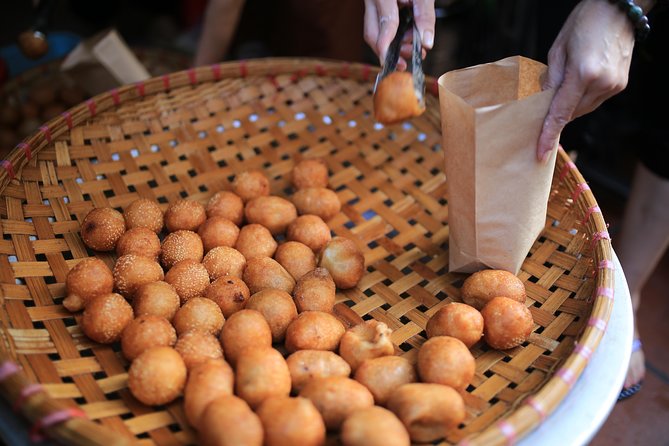 Insight Hanoi Travel Street Food Tour - Food Sampling