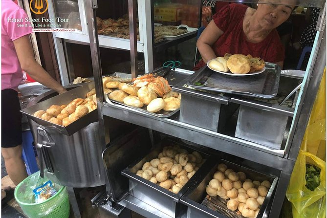 Tasting 8 Different Hanoi Street Foods at Noon Time - Banh Xeo - Crispy Pancake