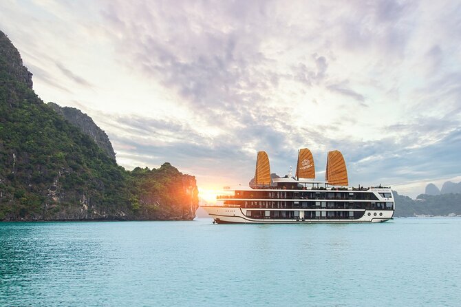 LA REGINA LEGEND Cruise 5* Luxury 3D2N With 2 Ways Transfer