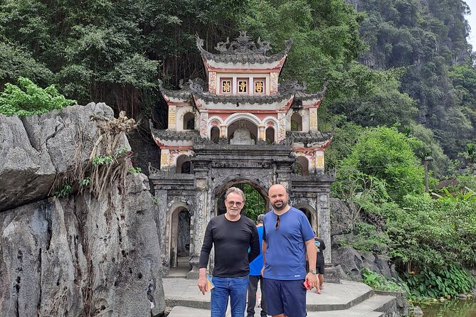 Ninh Binh Full Day Tour Group 8 (Trang An- Bich Dong- Mua Cave)