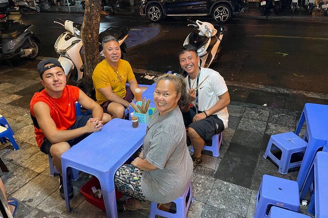 Ngon Ngon & Authentic Hanoi Food Tour - Maximum Travelers and Accessibility