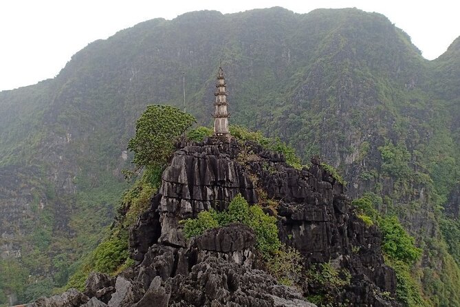 Hoa Lu – Tam Coc: Boat Trip and Bicycle Ride