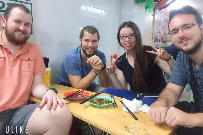 Small Group Street Food Tour in Hanoi With Expert Local Guide - Expert Guide Insights