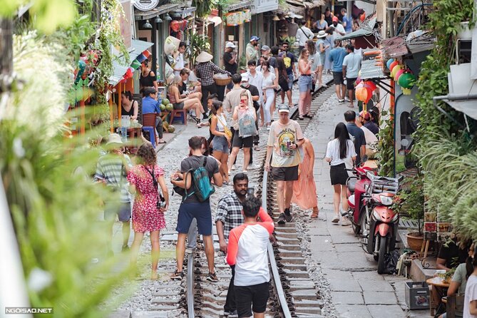 Hanoi Vespa After Dark Street Food + Train Street+ Live Music - Train Street Excursion