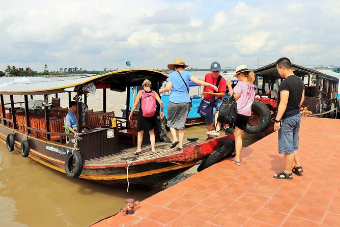 1 Day Luxury Tour of Mekong Delta and Cu Chi Tunnels by Mini Van - Comfort and Amenities