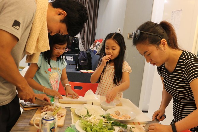 Hands on Cooking With Ngoc & Explorer Cafe Apartment - What To Expect