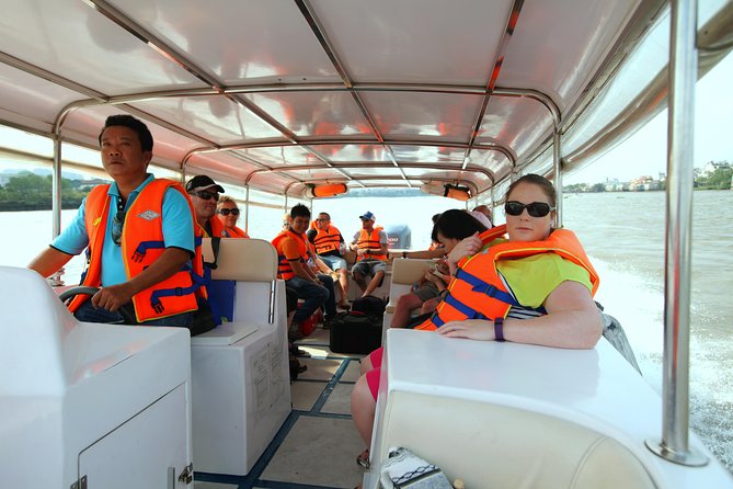 Full-Day Tour in the Cu Chi Tunnels With a Luxury Speed Boat - Meeting and Pickup Information