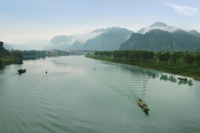 Tour to the Caves ONE DAY Tour to Phong Nha and Paradise Caves - Key Points